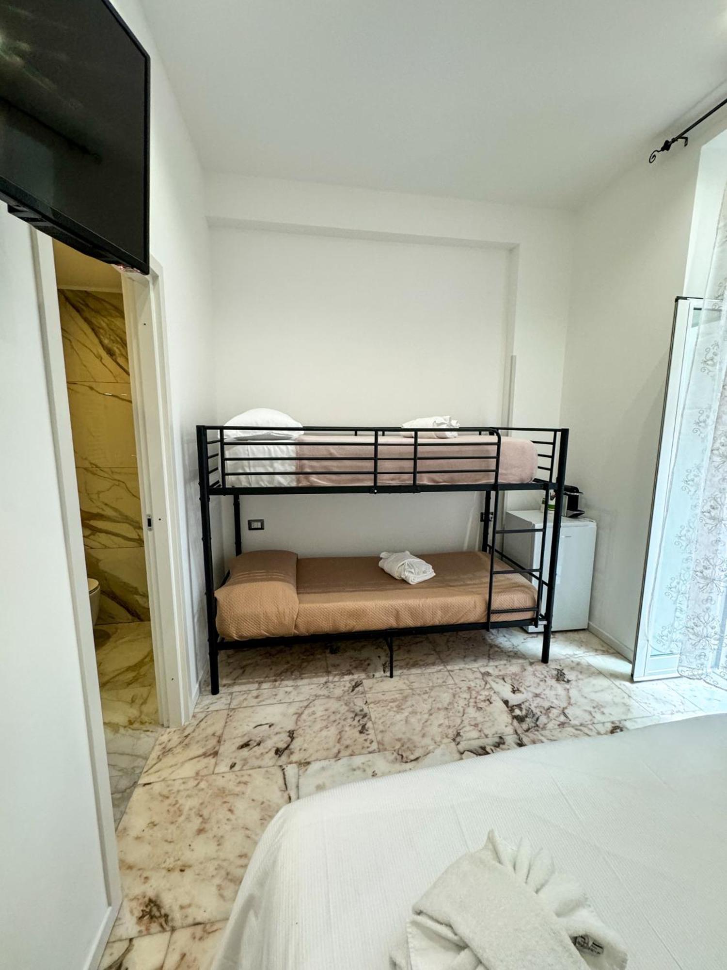 Hotel Barone House Roma Esterno foto